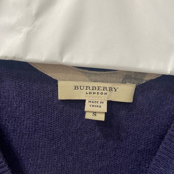 Burberry navy cashmere sweater with checked elbow patches - Picture 6 of 6